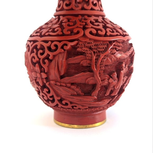 Vintage/Estate Red Carved Chinese Cinnabar Vase With Brass and Blue Enamel - Picture 10 of 17